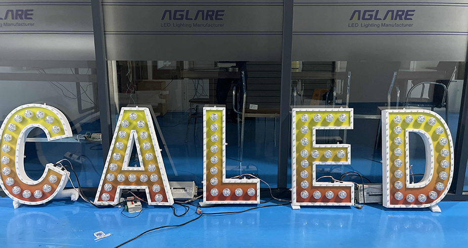 ���ζ���LED�������ƺ���ĸ��:�ɰ�ָ��